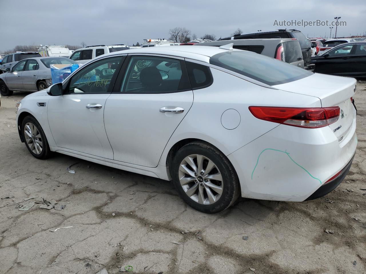 2017 Kia Optima Lx White vin: 5XXGT4L3XHG148489