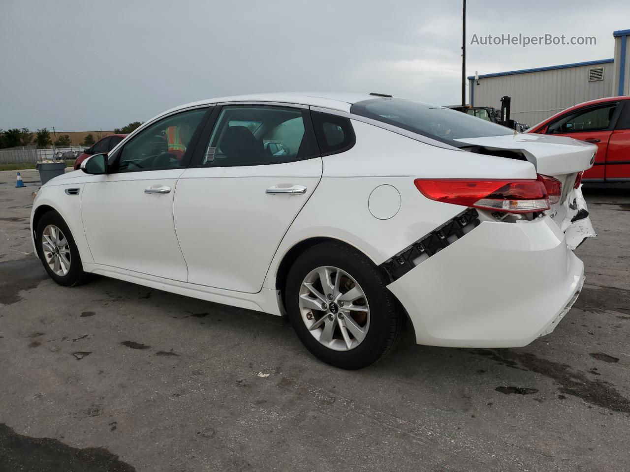 2017 Kia Optima Lx White vin: 5XXGT4L3XHG158150