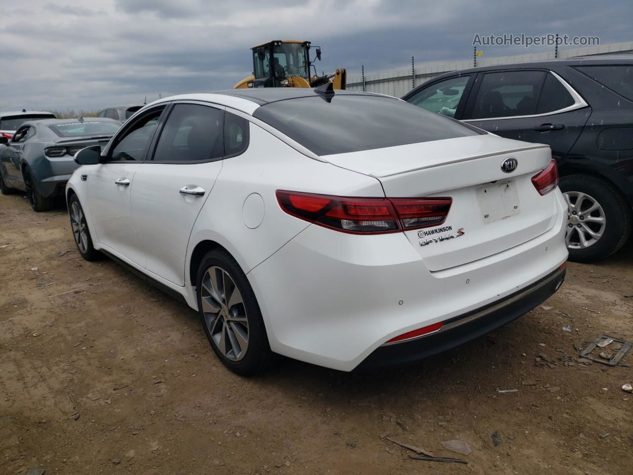 2018 Kia Optima Lx White vin: 5XXGT4L3XJG253880