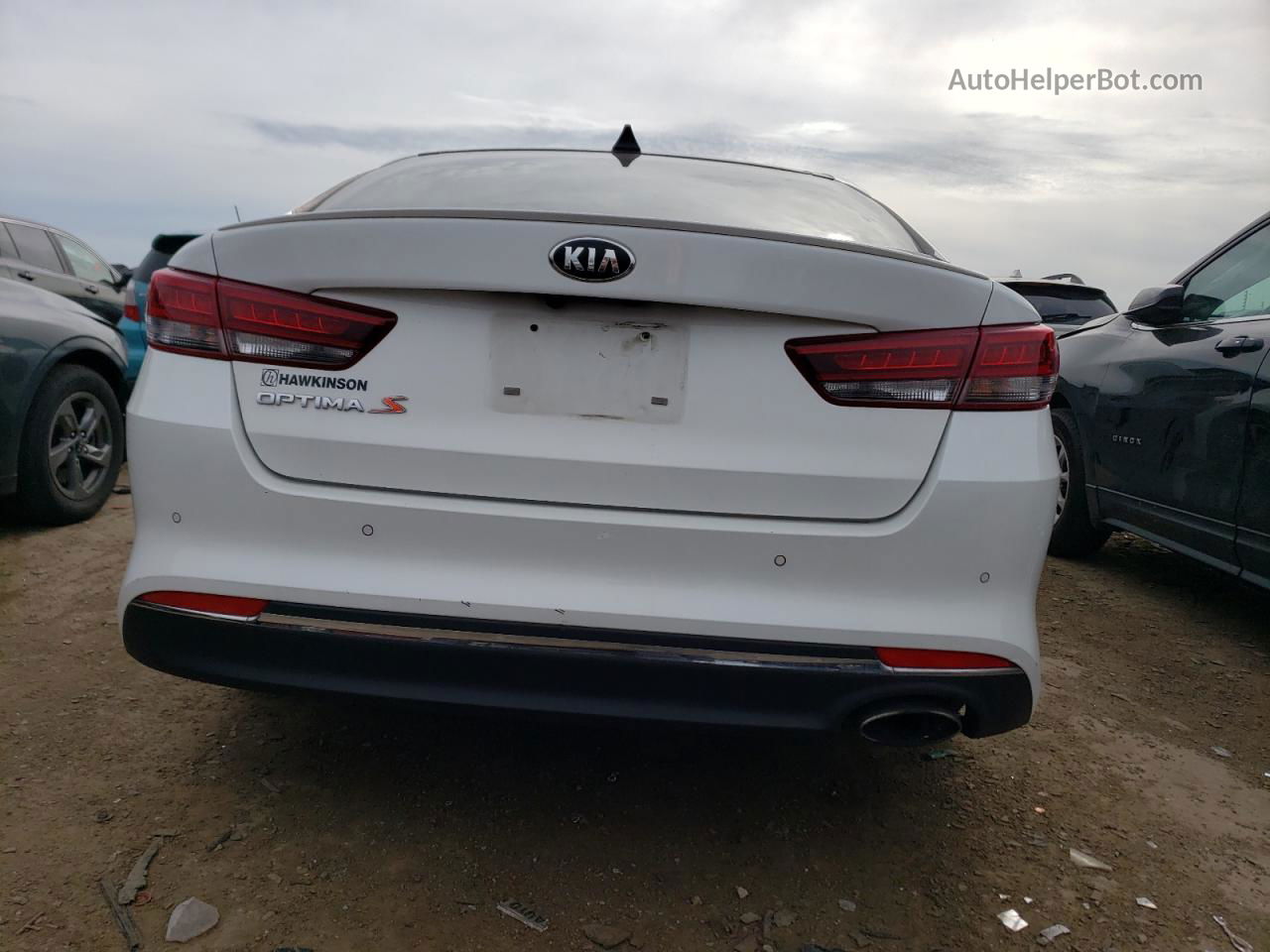 2018 Kia Optima Lx White vin: 5XXGT4L3XJG253880