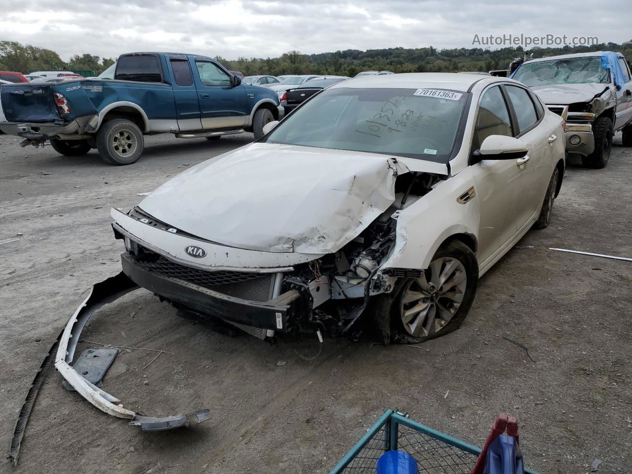 2018 Kia Optima Lx White vin: 5XXGT4L3XJG254978