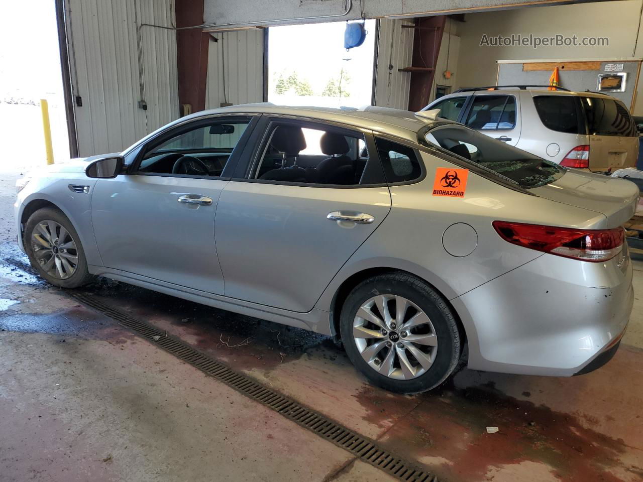 2018 Kia Optima Lx Silver vin: 5XXGT4L3XJG268993