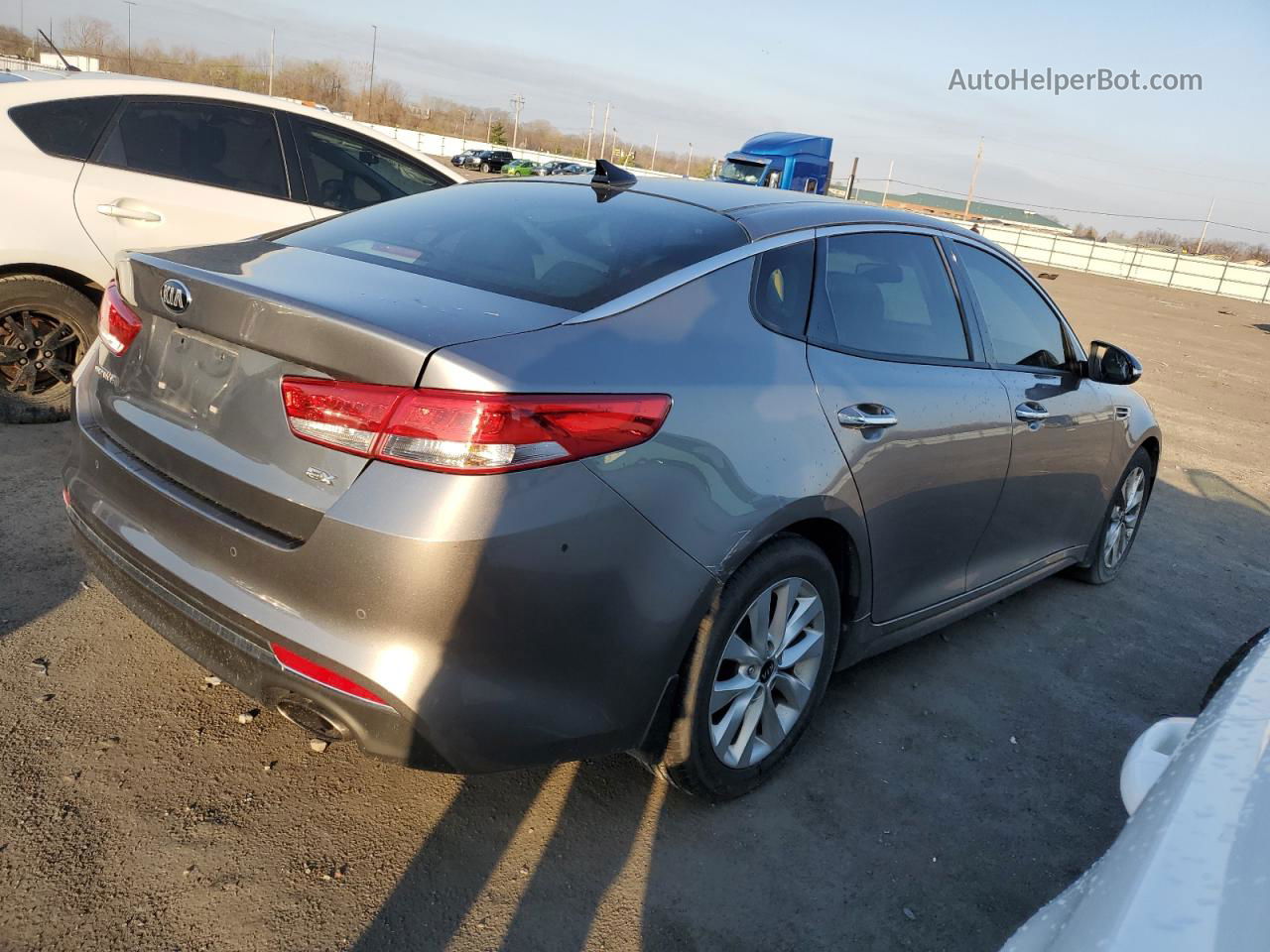 2018 Kia Optima Ex Silver vin: 5XXGU4L31JG260682