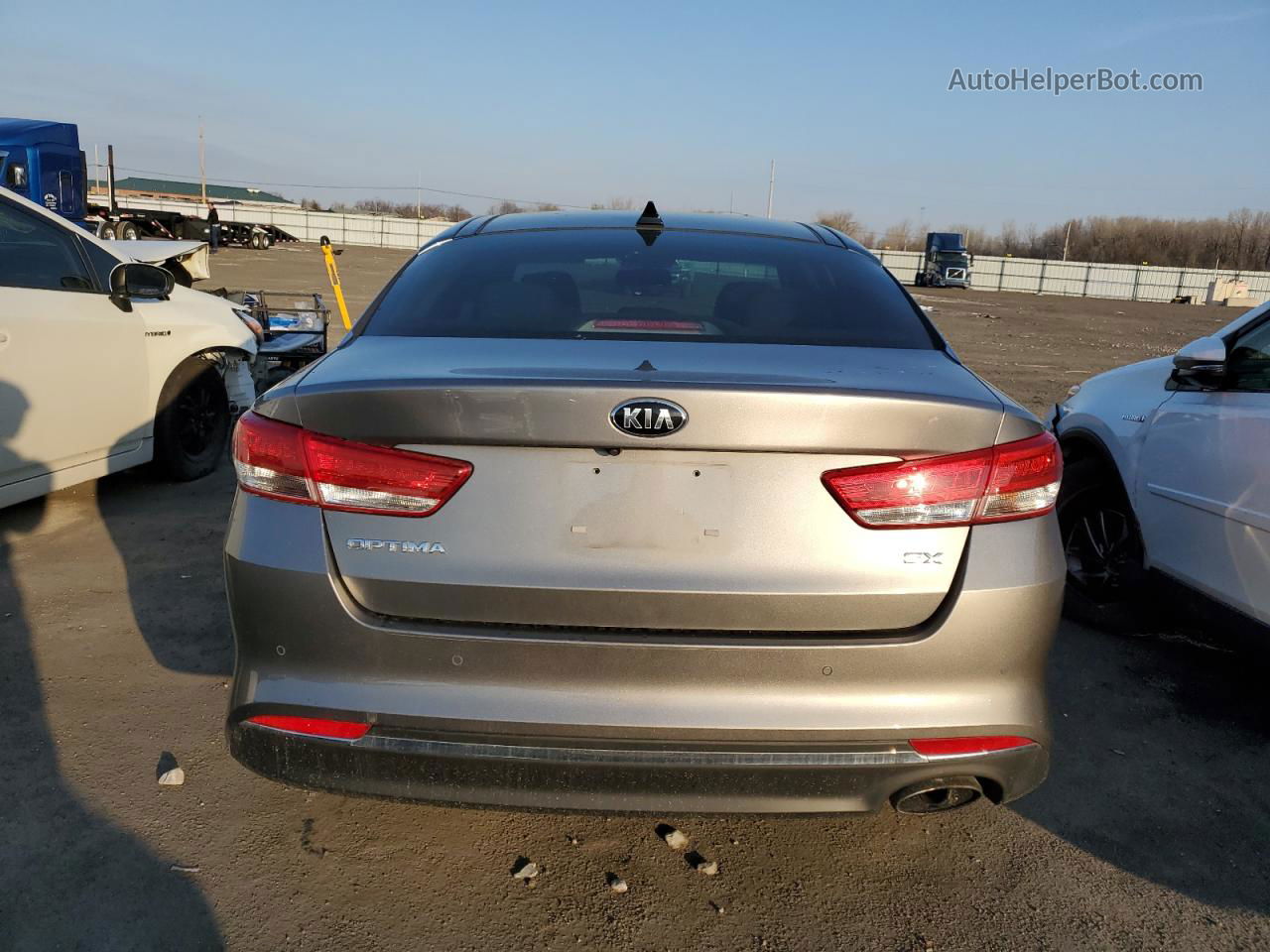 2018 Kia Optima Ex Silver vin: 5XXGU4L31JG260682