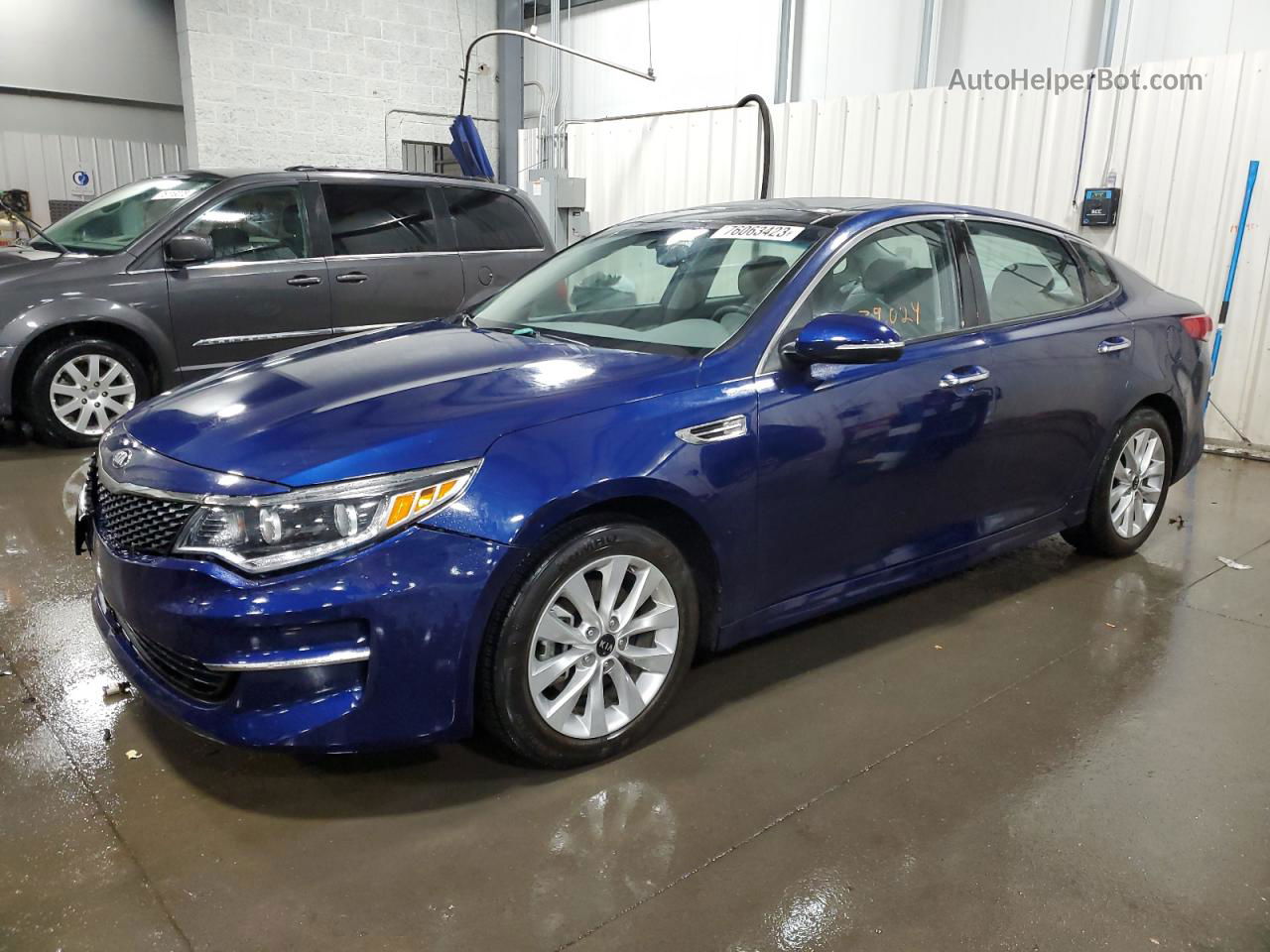 2017 Kia Optima Ex Blue vin: 5XXGU4L32HG152033