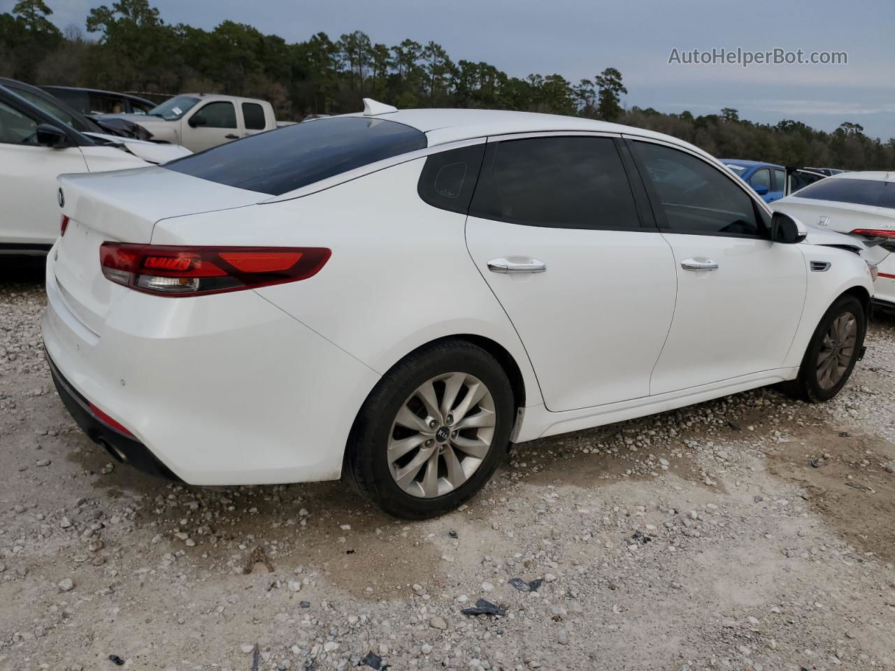 2018 Kia Optima Ex White vin: 5XXGU4L33JG206218