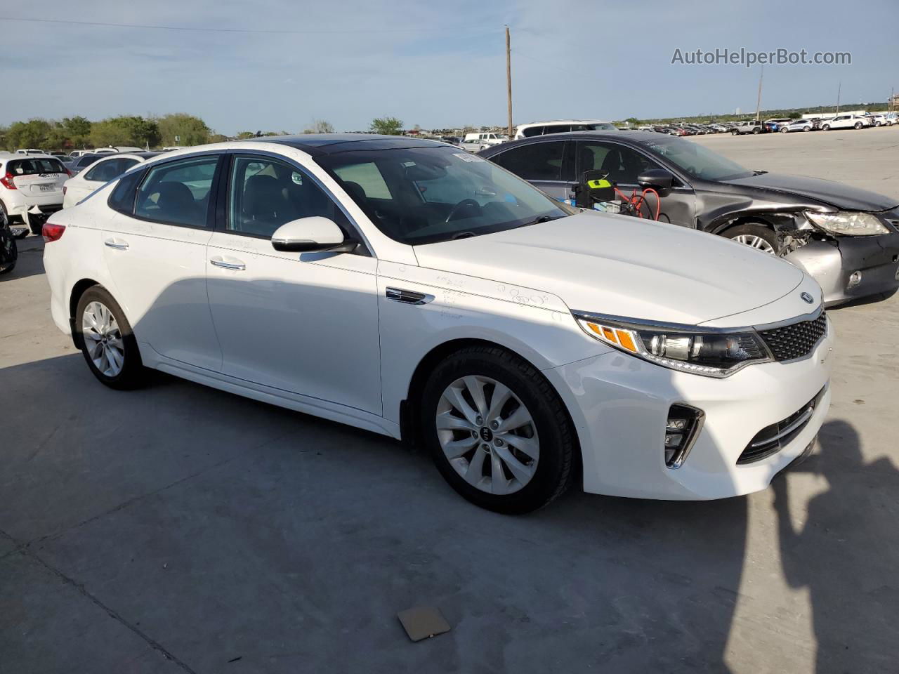 2018 Kia Optima Ex White vin: 5XXGU4L34JG190580