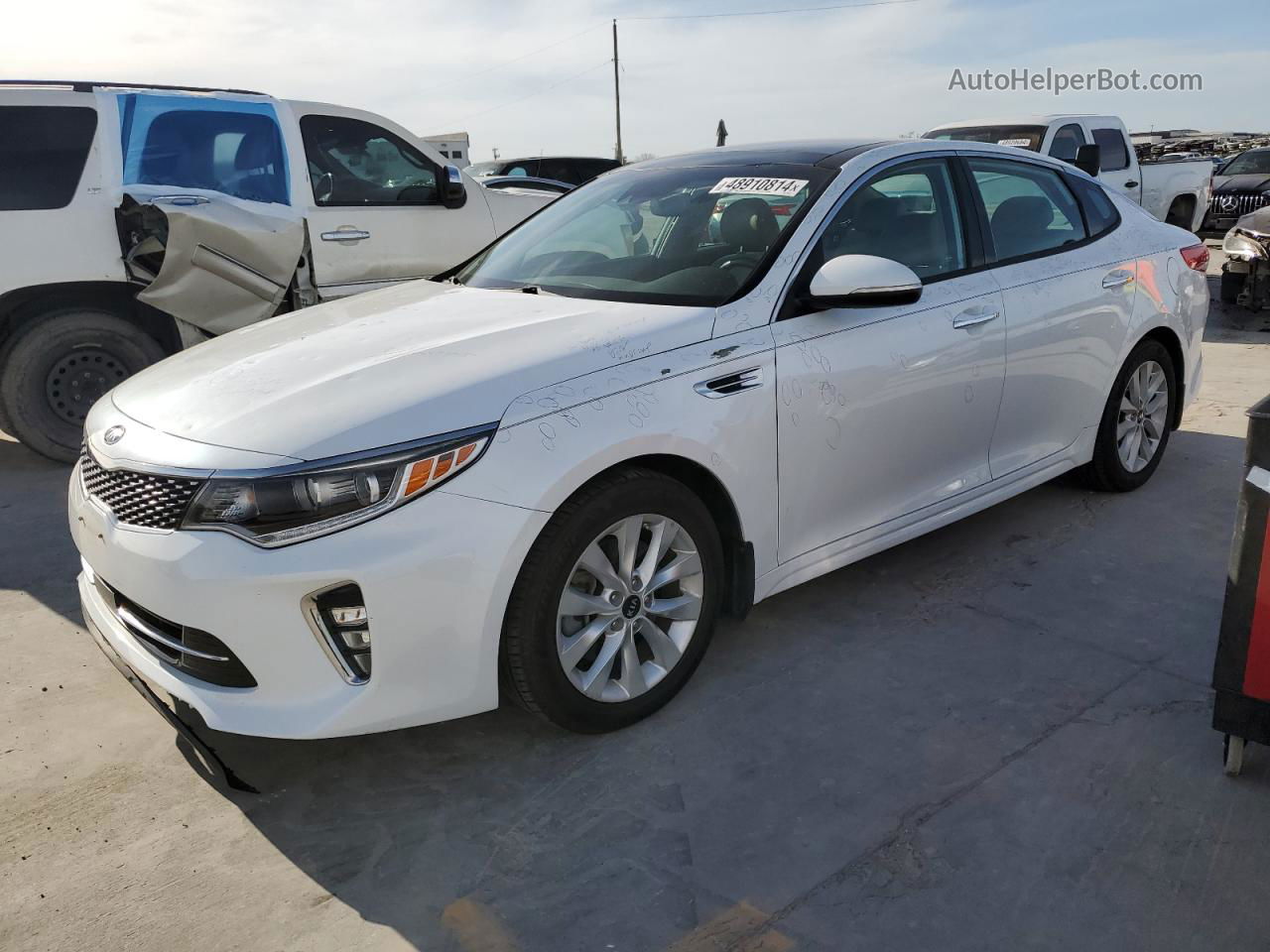 2018 Kia Optima Ex White vin: 5XXGU4L34JG190580