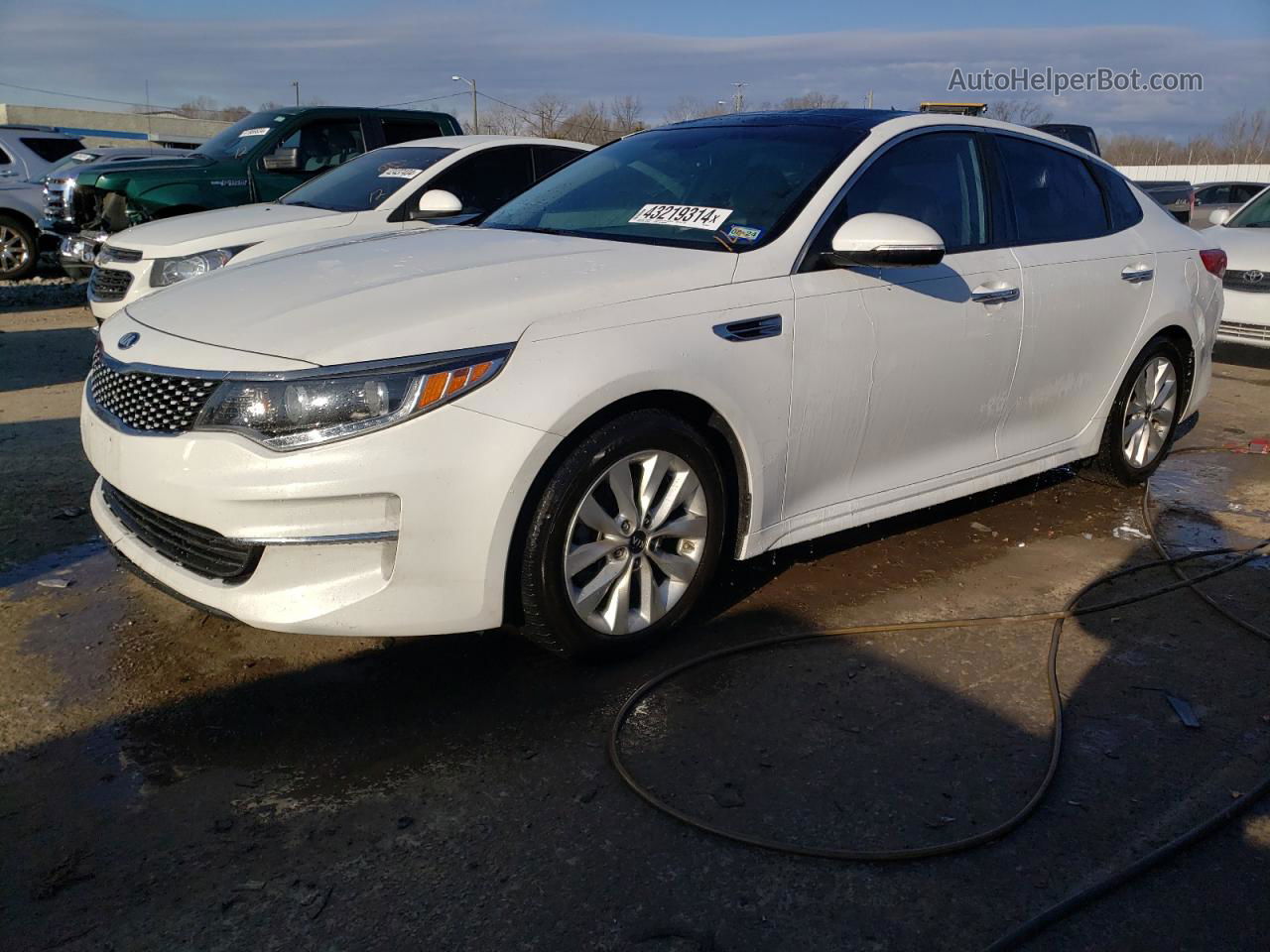 2016 Kia Optima Ex Белый vin: 5XXGU4L35GG012217