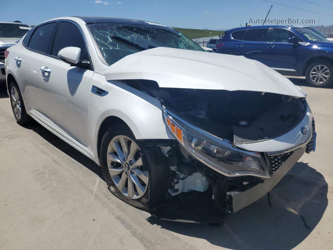 2018 Kia Optima Ex White vin: 5XXGU4L38JG225413