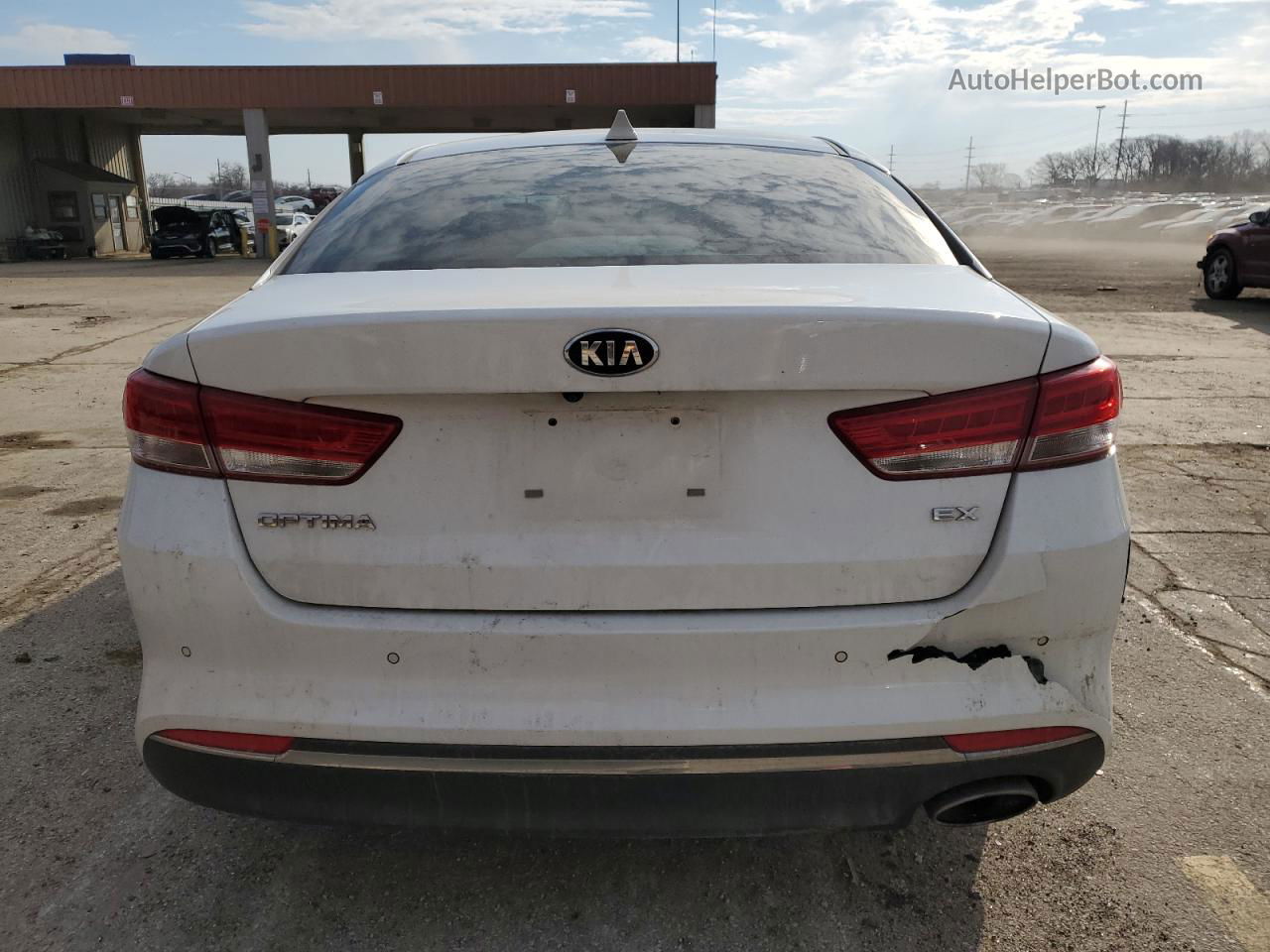 2018 Kia Optima Ex White vin: 5XXGU4L38JG225430