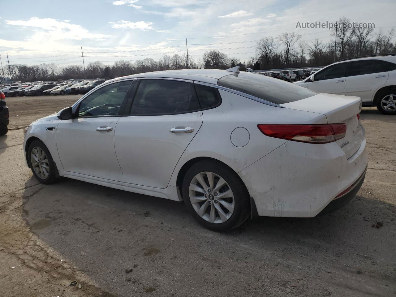 2018 Kia Optima Ex White vin: 5XXGU4L38JG225430