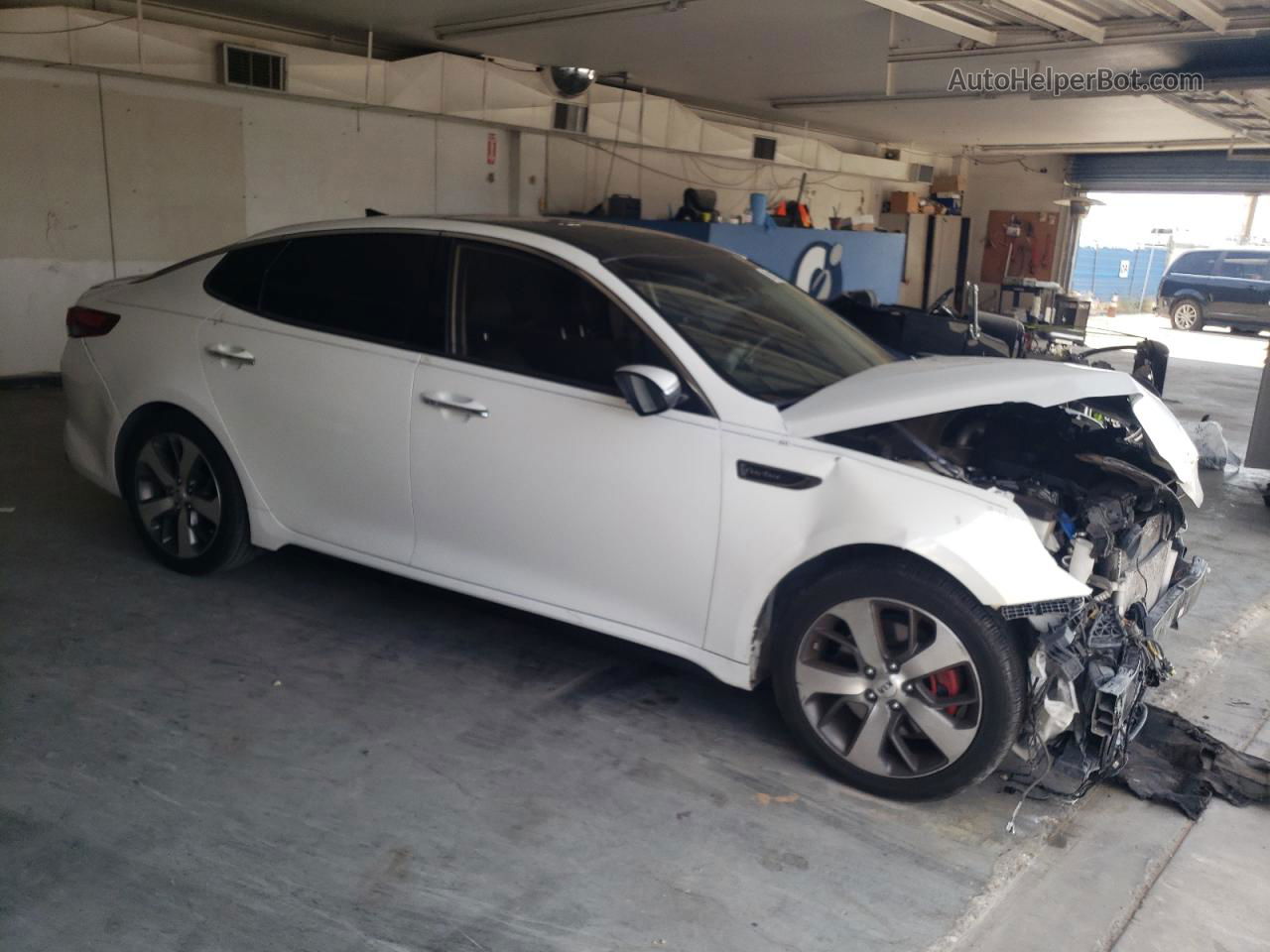 2018 Kia Optima Sx White vin: 5XXGW4L20JG231689