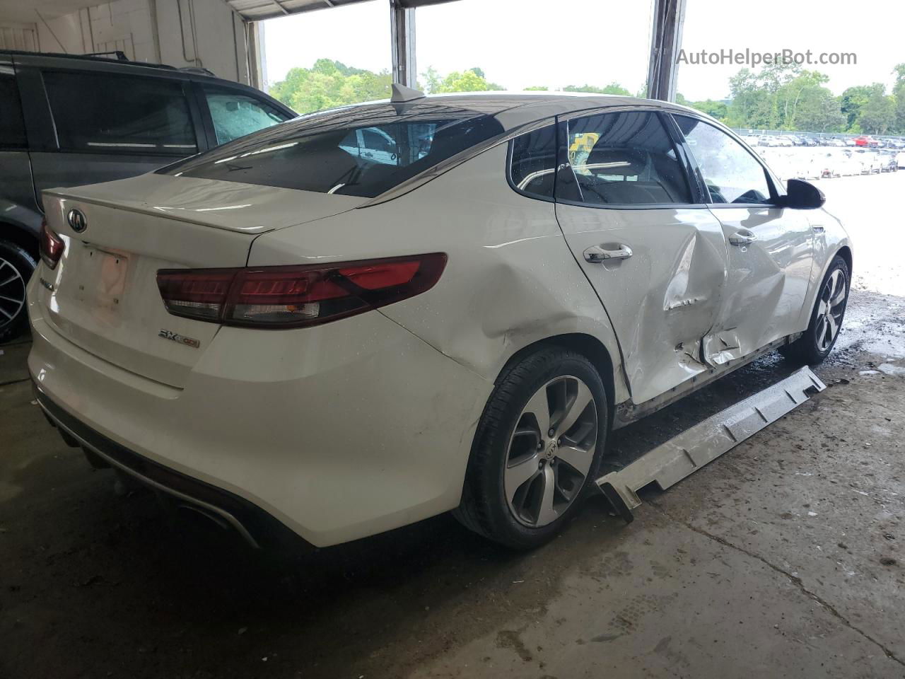 2017 Kia Optima Sx White vin: 5XXGW4L22HG128820