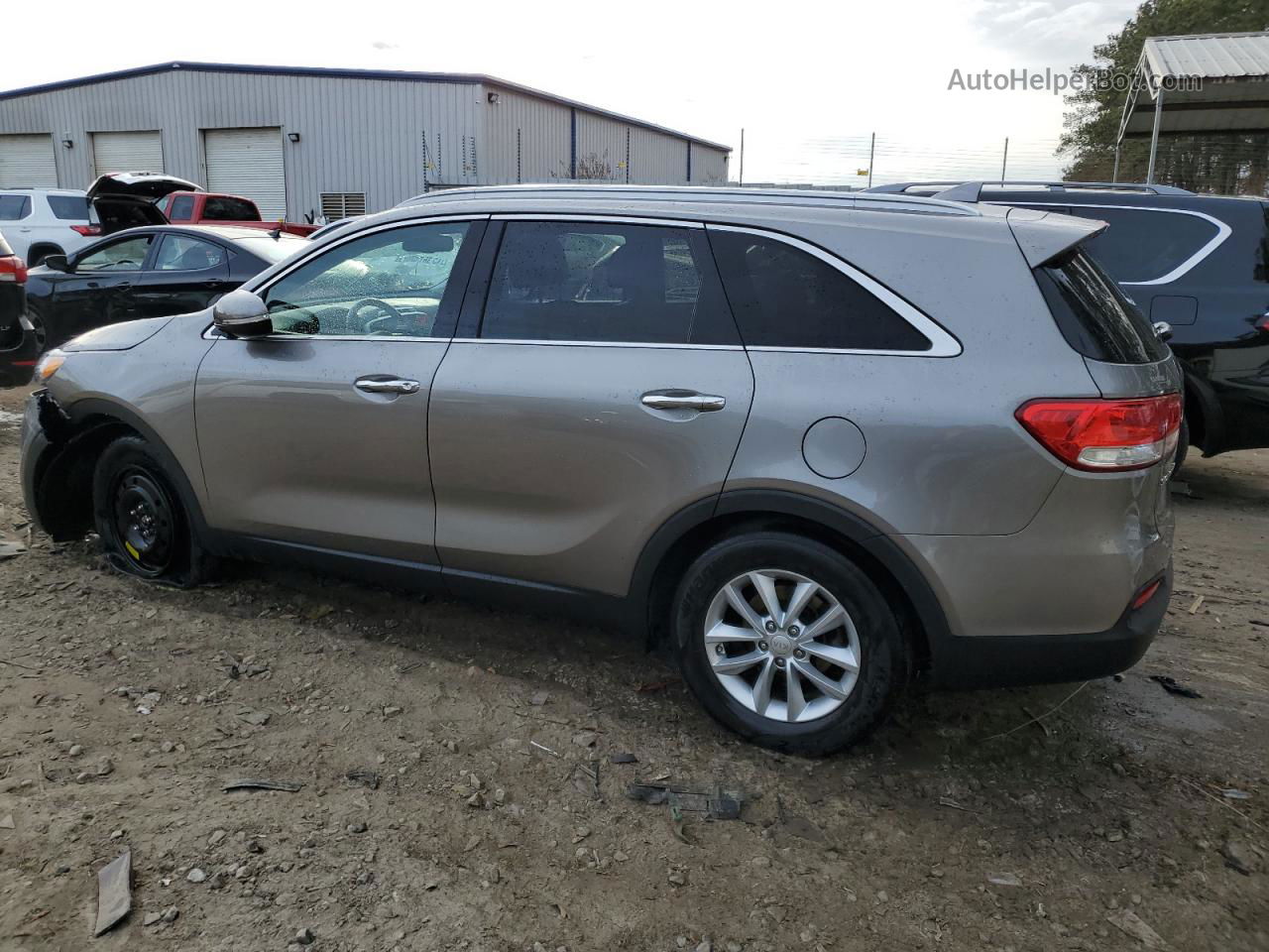 2018 Kia Sorento Lx Gray vin: 5XYPG4A30JG342828