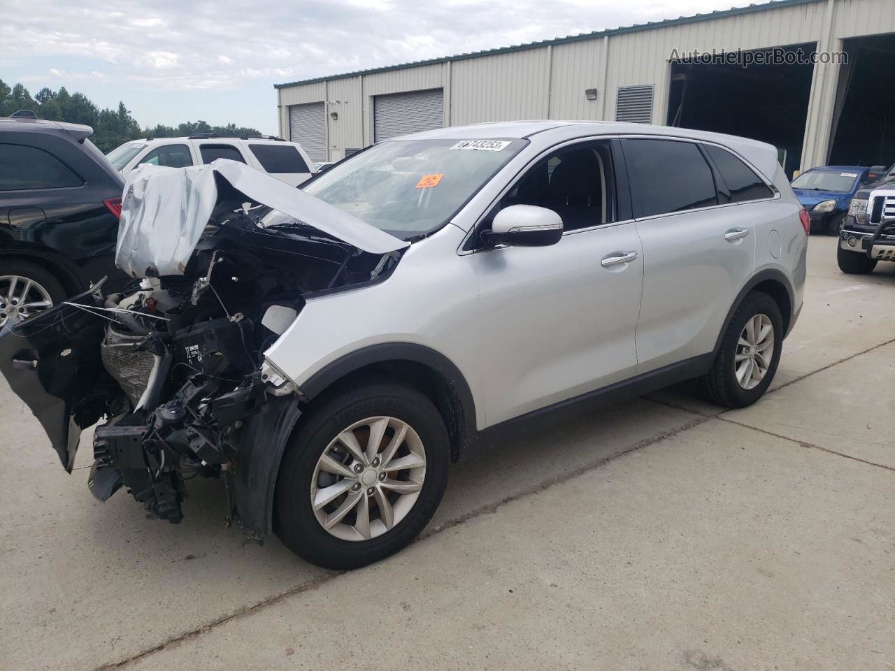 2018 Kia Sorento Lx Silver vin: 5XYPG4A30JG363212