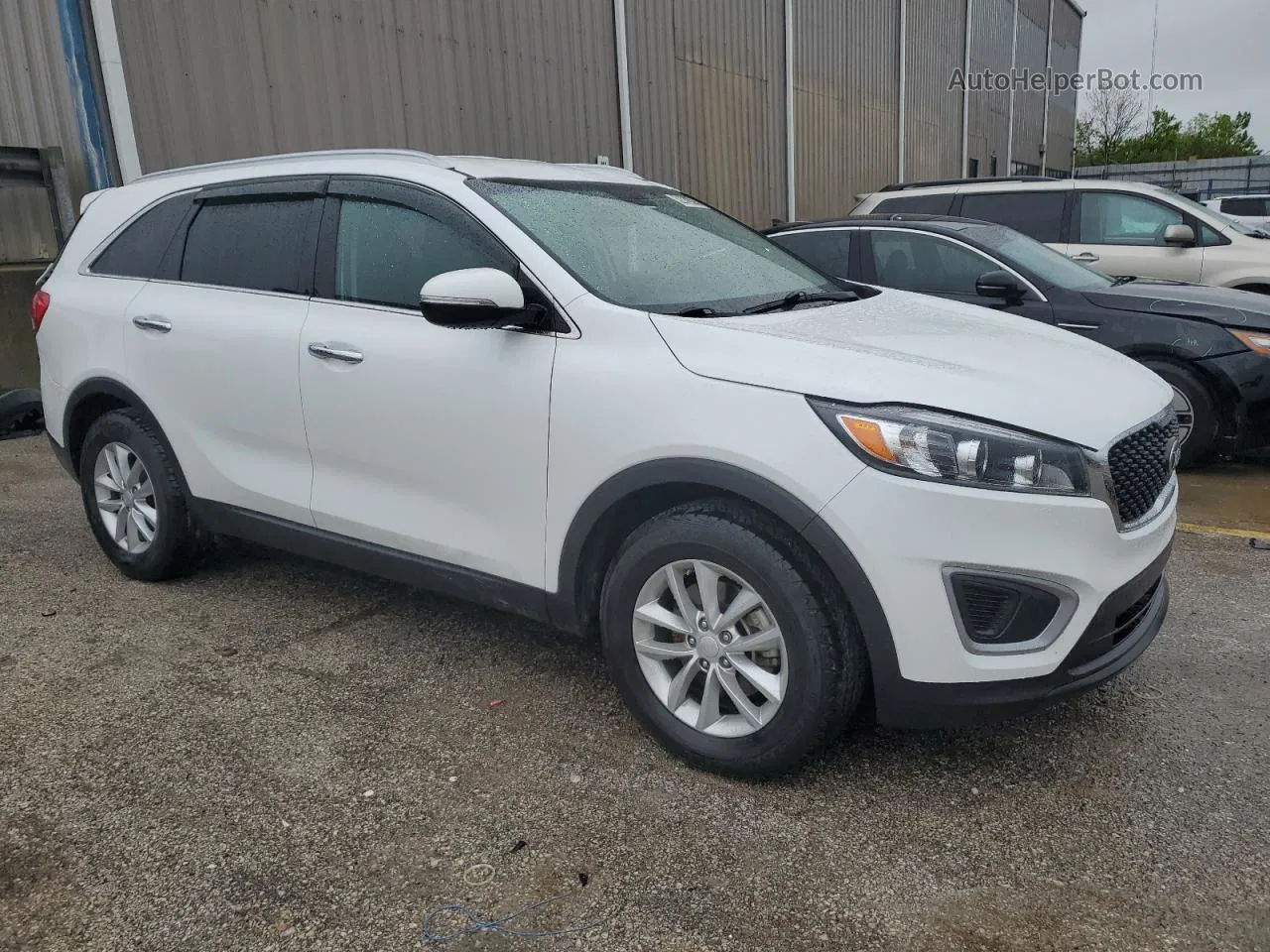 2018 Kia Sorento Lx White vin: 5XYPG4A30JG404079