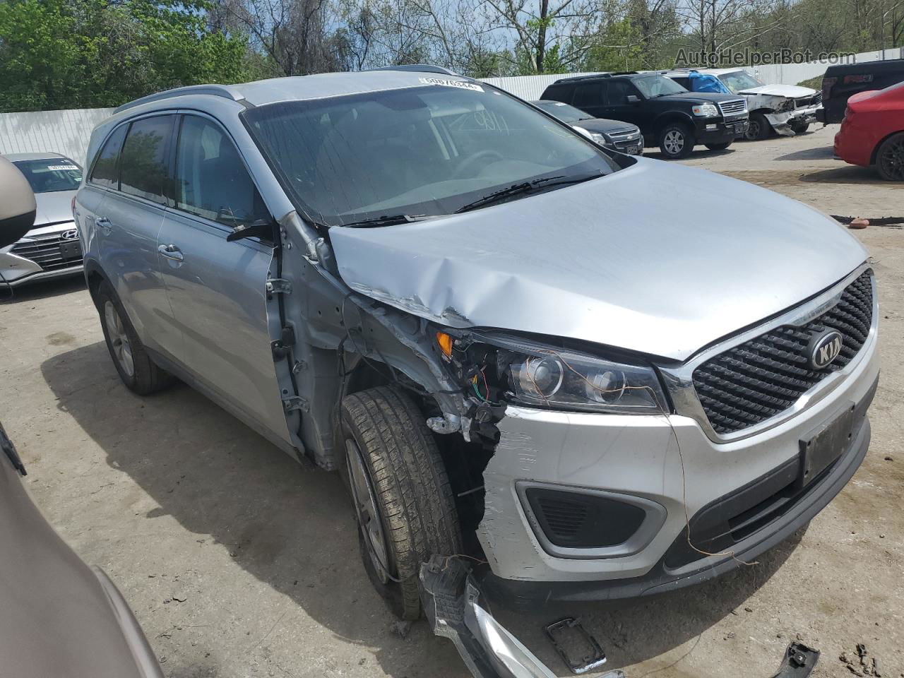 2018 Kia Sorento Lx Silver vin: 5XYPG4A30JG409220