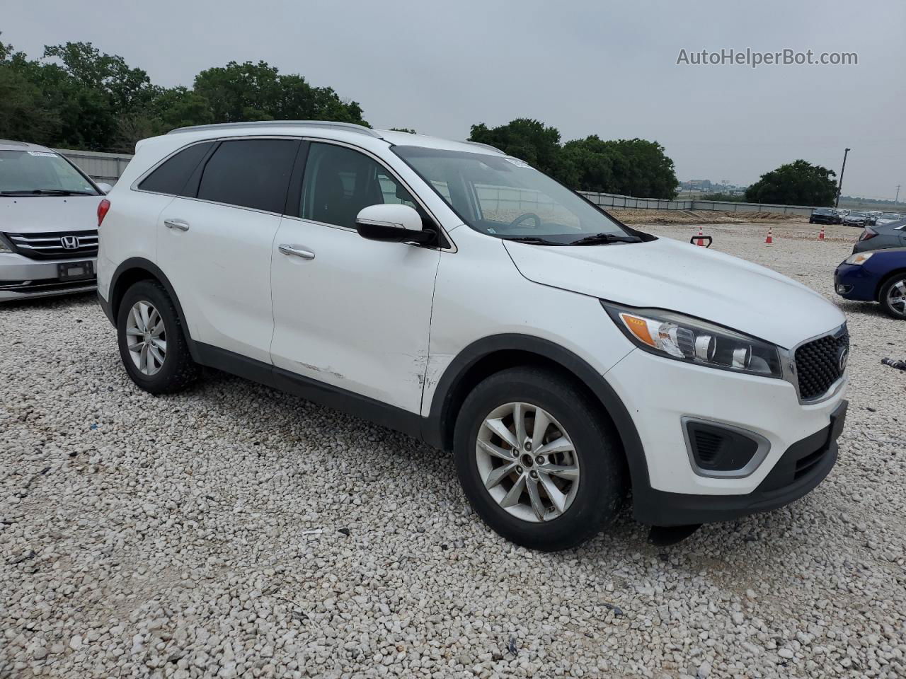 2017 Kia Sorento Lx White vin: 5XYPG4A32HG325250