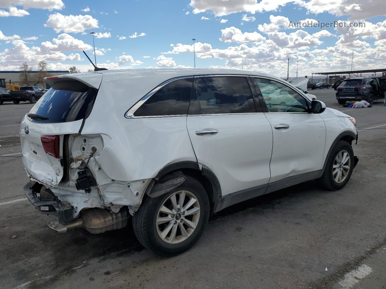 2020 Kia Sorento L White vin: 5XYPG4A32LG690164