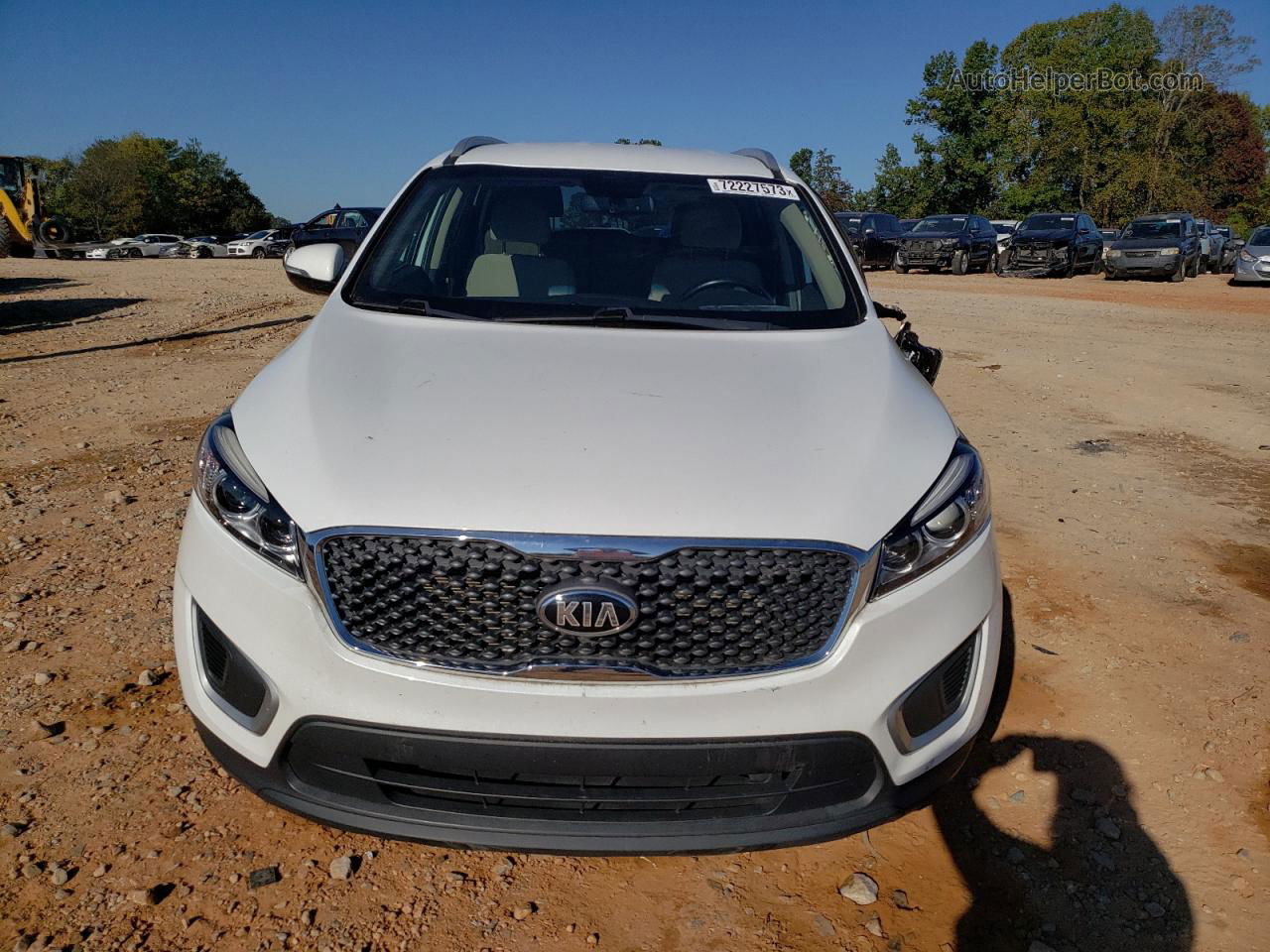 2018 Kia Sorento Lx White vin: 5XYPG4A33JG404027