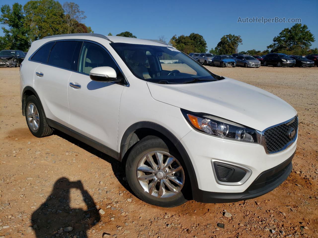 2018 Kia Sorento Lx White vin: 5XYPG4A33JG404027