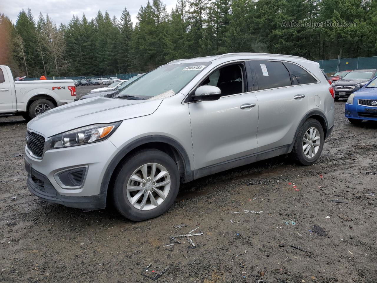 2018 Kia Sorento Lx Silver vin: 5XYPG4A34JG338510