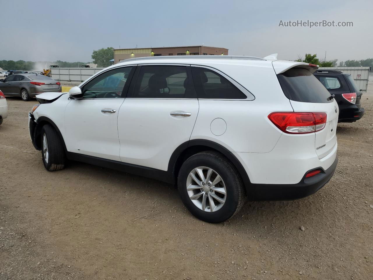 2018 Kia Sorento Lx White vin: 5XYPG4A34JG368381