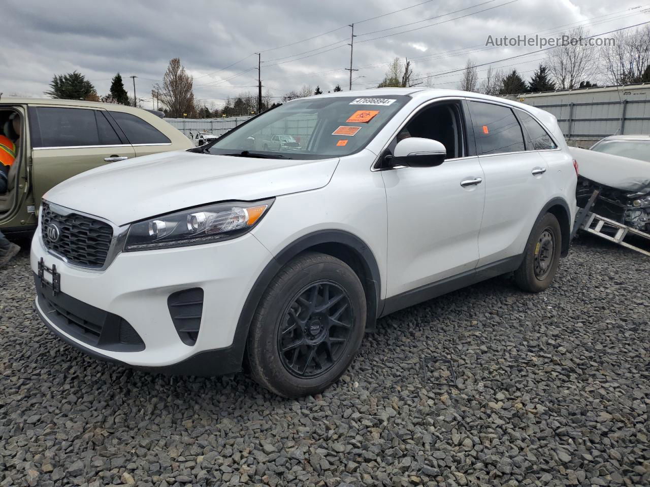 2020 Kia Sorento L White vin: 5XYPG4A34LG678307