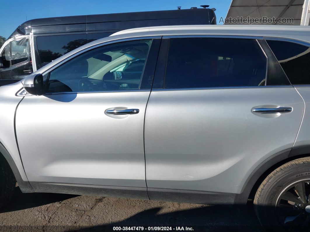 2018 Kia Sorento 2.4l Lx Silver vin: 5XYPG4A35JG345790