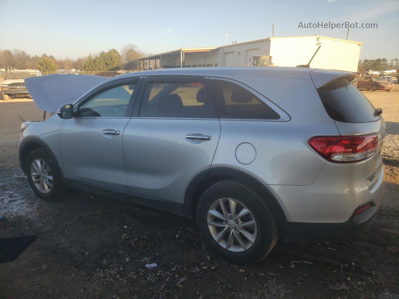 2018 Kia Sorento Lx Silver vin: 5XYPG4A35JG388798