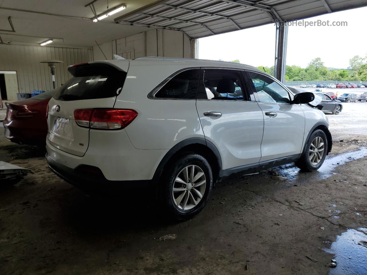 2018 Kia Sorento Lx White vin: 5XYPG4A35JG427051