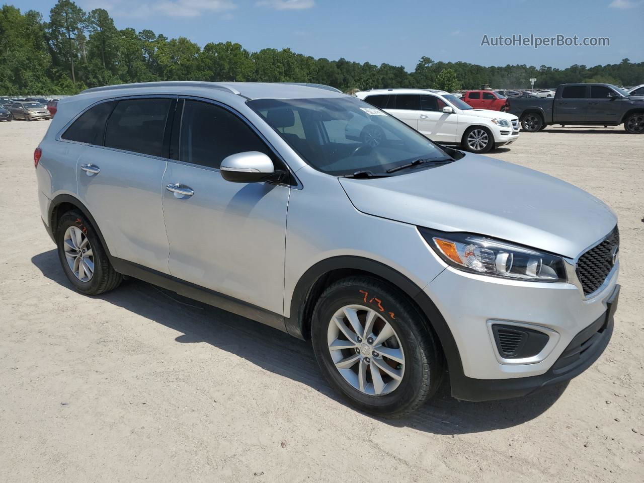 2018 Kia Sorento Lx Silver vin: 5XYPG4A36JG379186