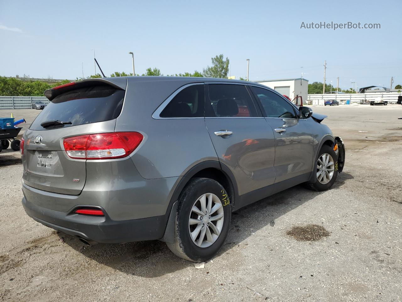 2017 Kia Sorento Lx Silver vin: 5XYPG4A37HG258015