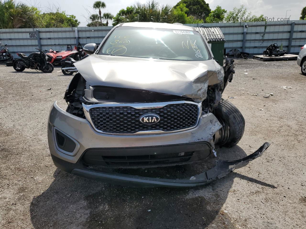 2017 Kia Sorento Lx Серебряный vin: 5XYPG4A37HG258015