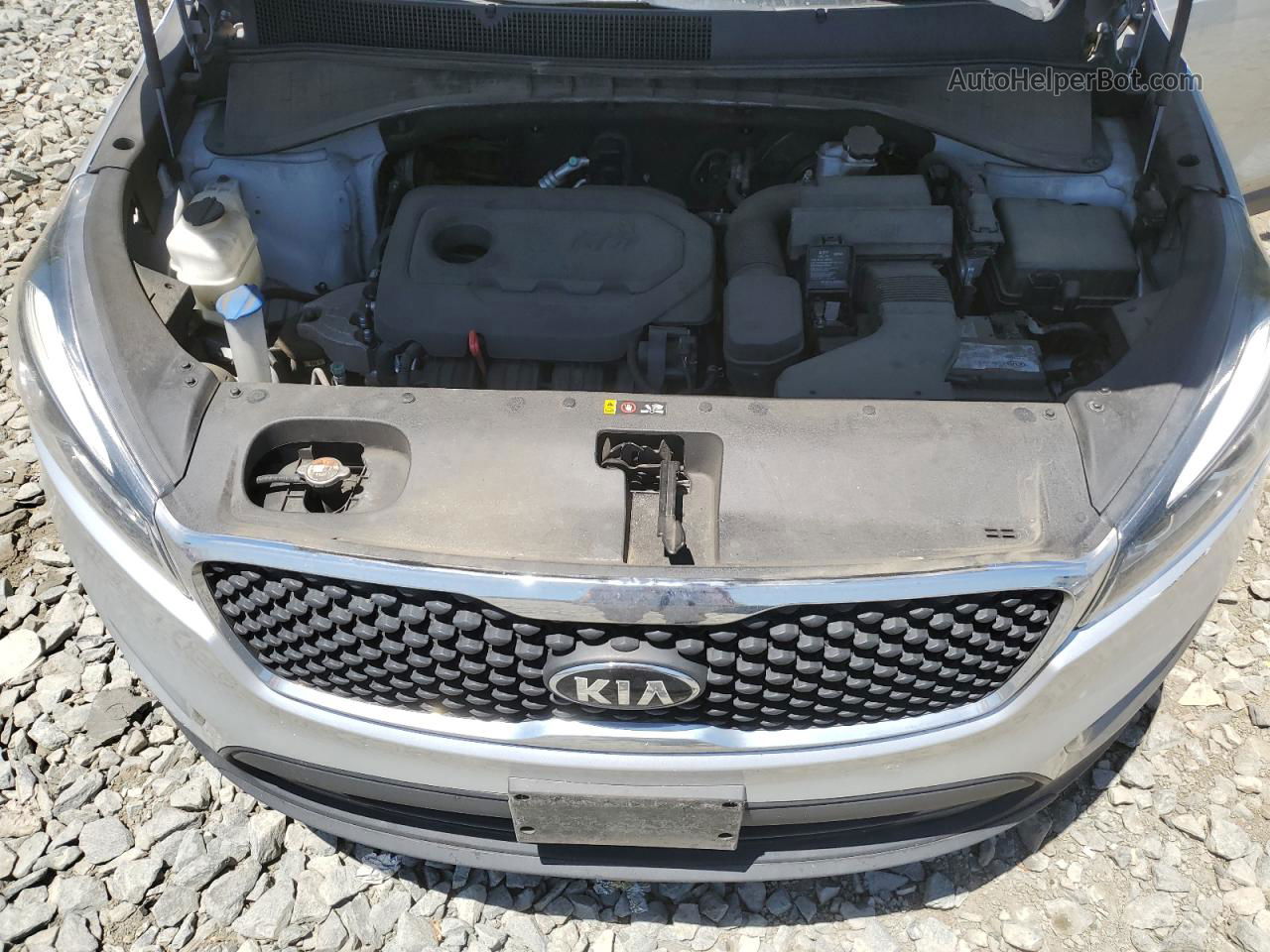 2018 Kia Sorento Lx Silver vin: 5XYPG4A37JG418819