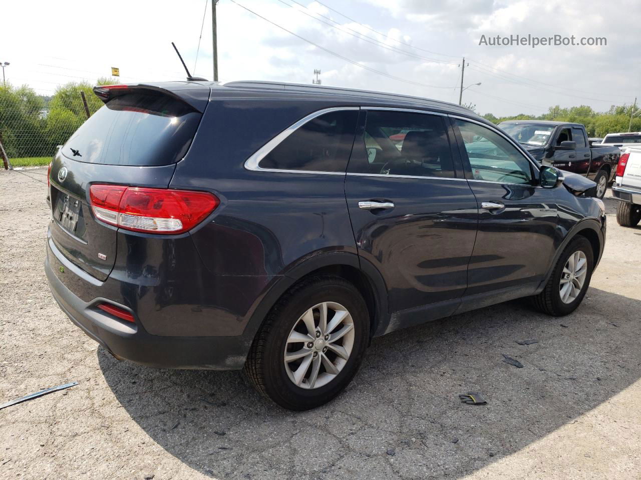 2017 Kia Sorento Lx Серый vin: 5XYPG4A38HG209406