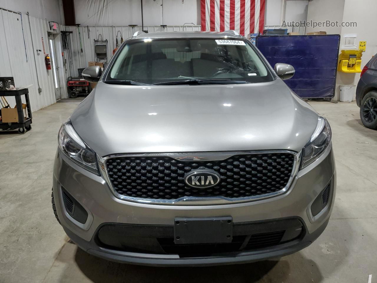 2018 Kia Sorento Lx Silver vin: 5XYPG4A38JG415783