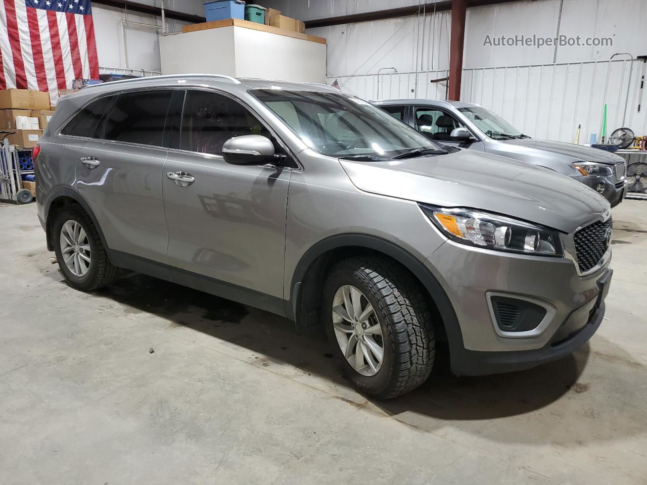 2018 Kia Sorento Lx Silver vin: 5XYPG4A38JG415783