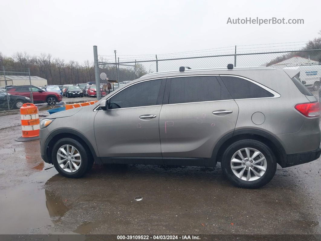 2017 Kia Sorento 2.4l Lx Серебряный vin: 5XYPG4A39HG259392