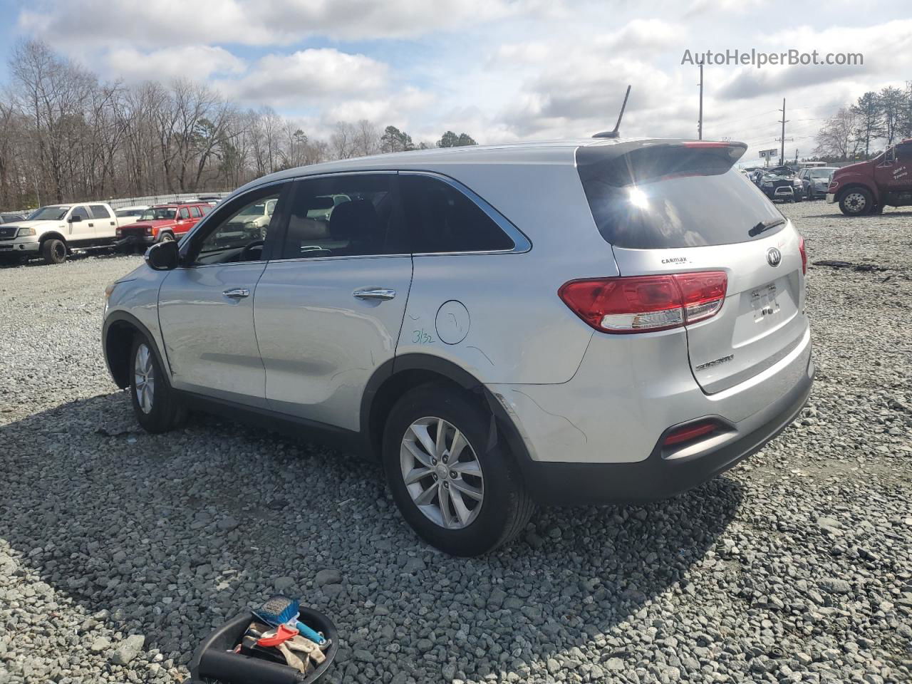 2017 Kia Sorento Lx Silver vin: 5XYPG4A3XHG233884