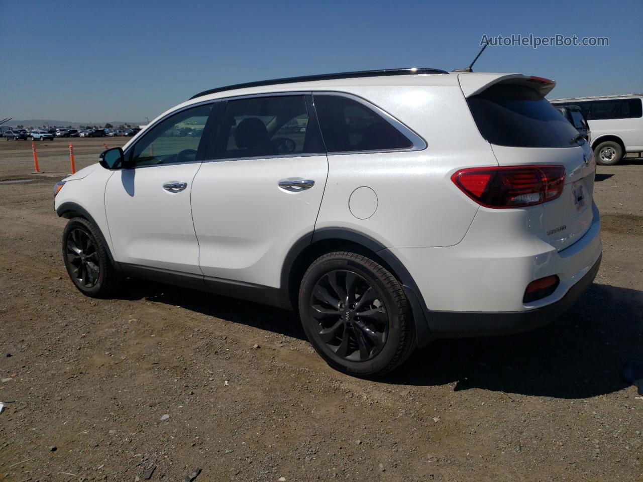 2020 Kia Sorento S White vin: 5XYPG4A50LG674577