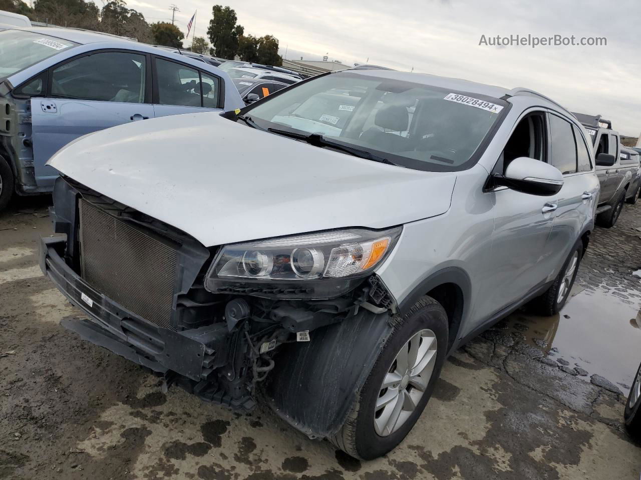 2018 Kia Sorento Lx Silver vin: 5XYPG4A51JG351281