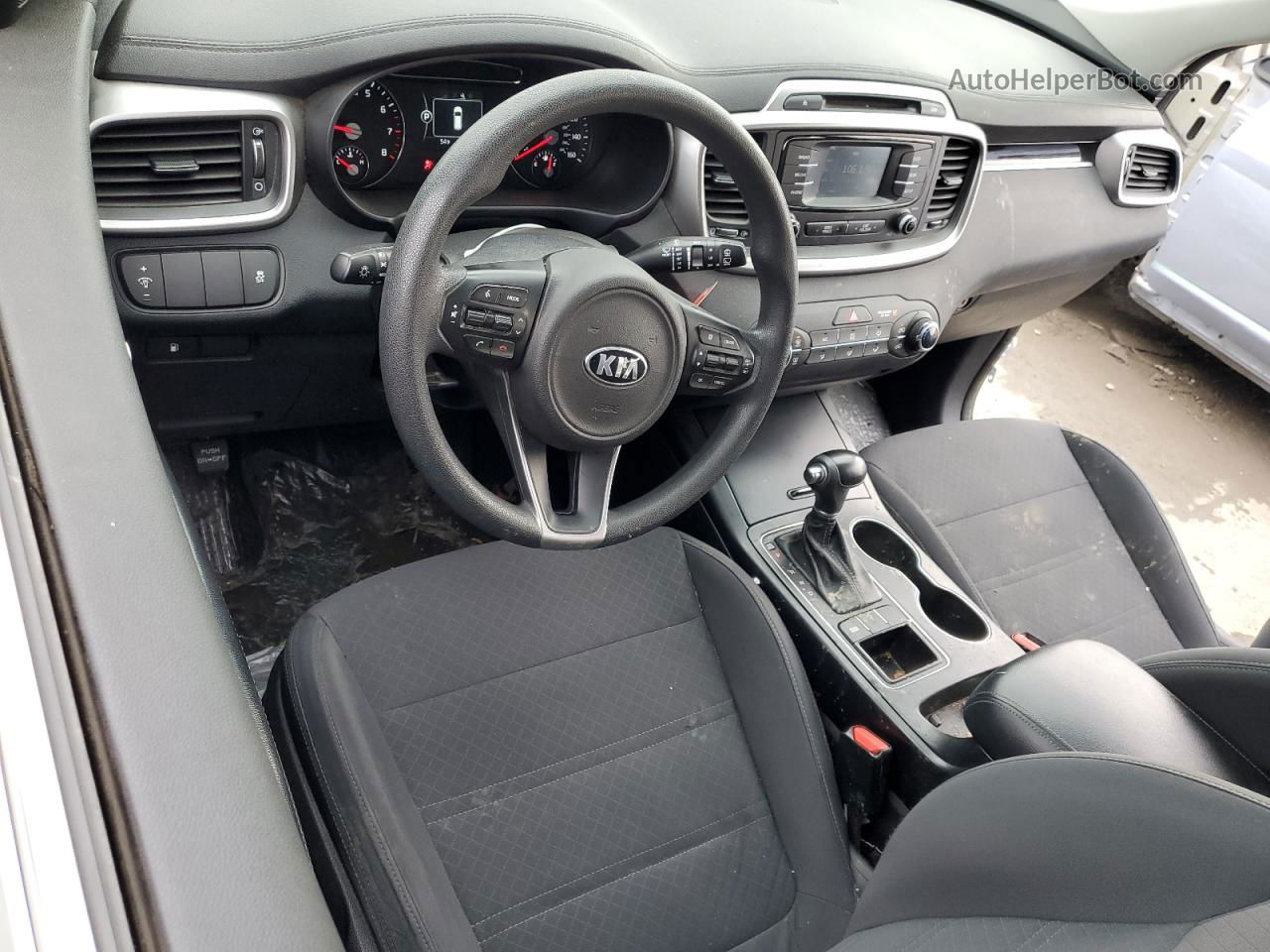 2018 Kia Sorento Lx Silver vin: 5XYPG4A51JG351281