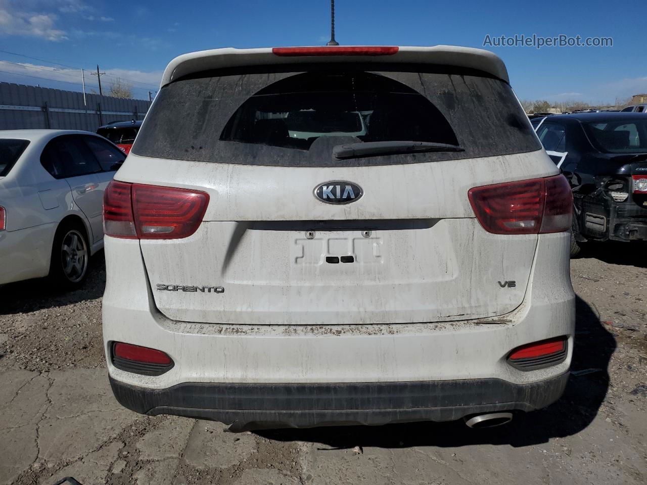 2020 Kia Sorento S White vin: 5XYPG4A52LG625610