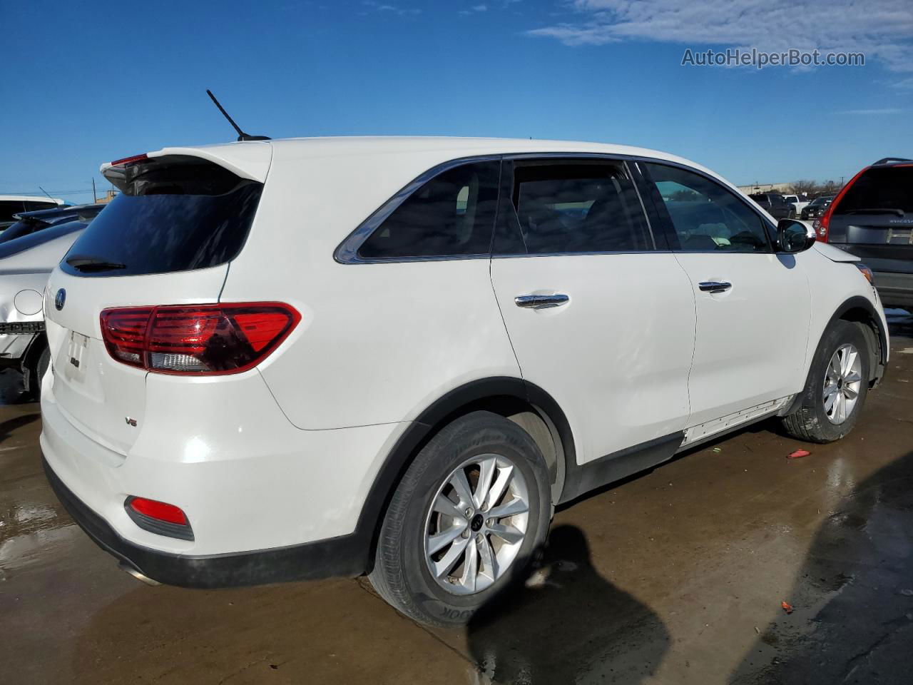 2020 Kia Sorento S White vin: 5XYPG4A53LG626913