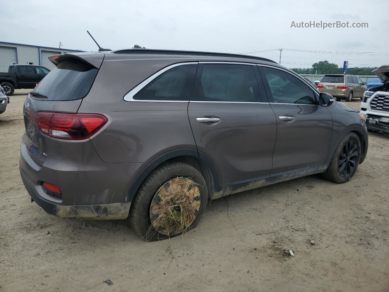 2020 Kia Sorento S Brown vin: 5XYPG4A53LG640715