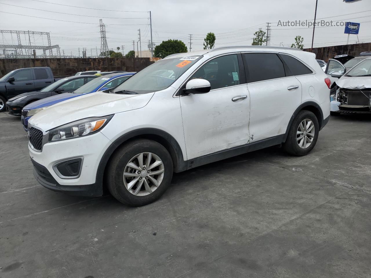 2018 Kia Sorento Lx White vin: 5XYPG4A54JG383867