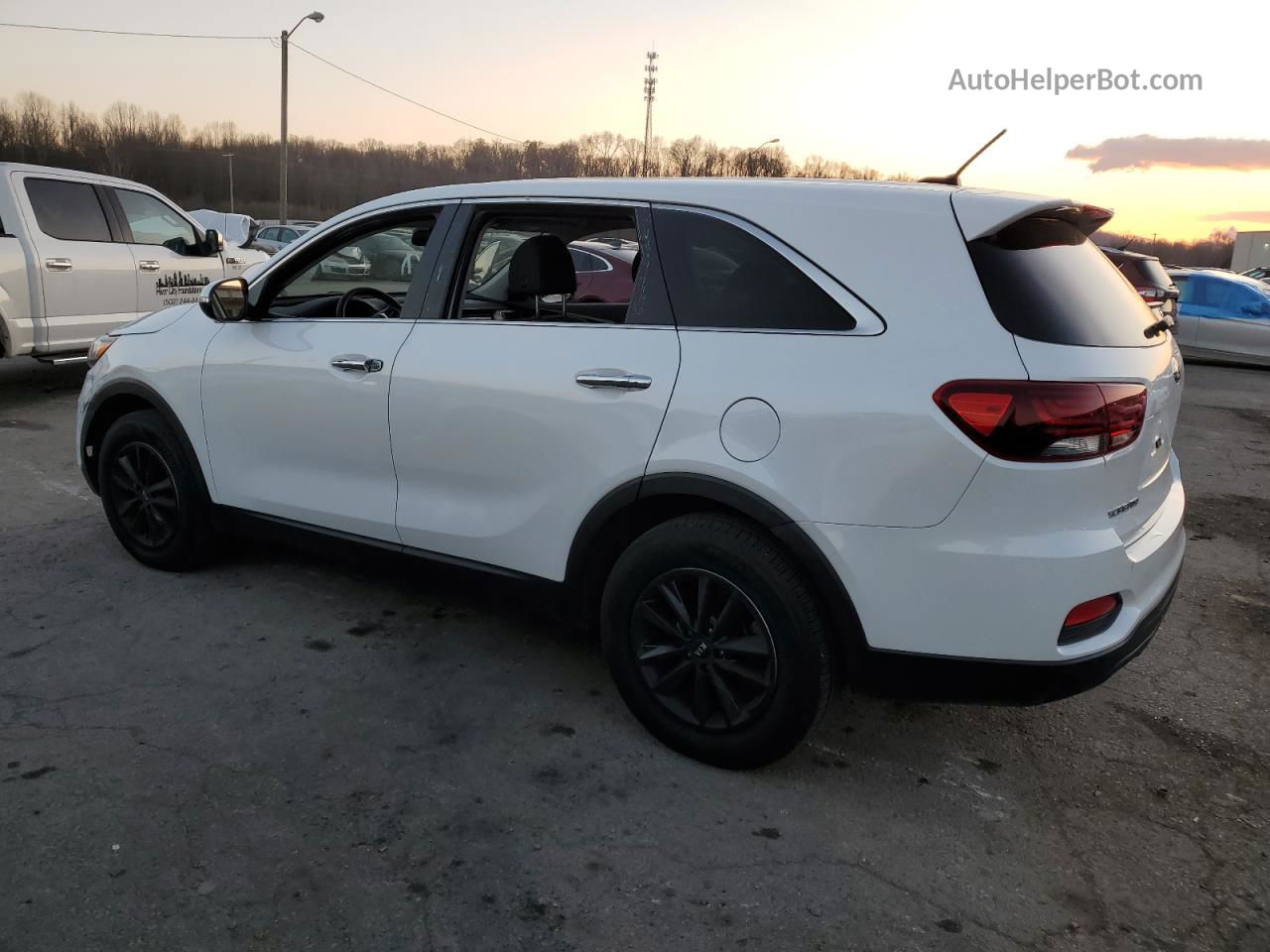 2020 Kia Sorento S White vin: 5XYPG4A54LG633501