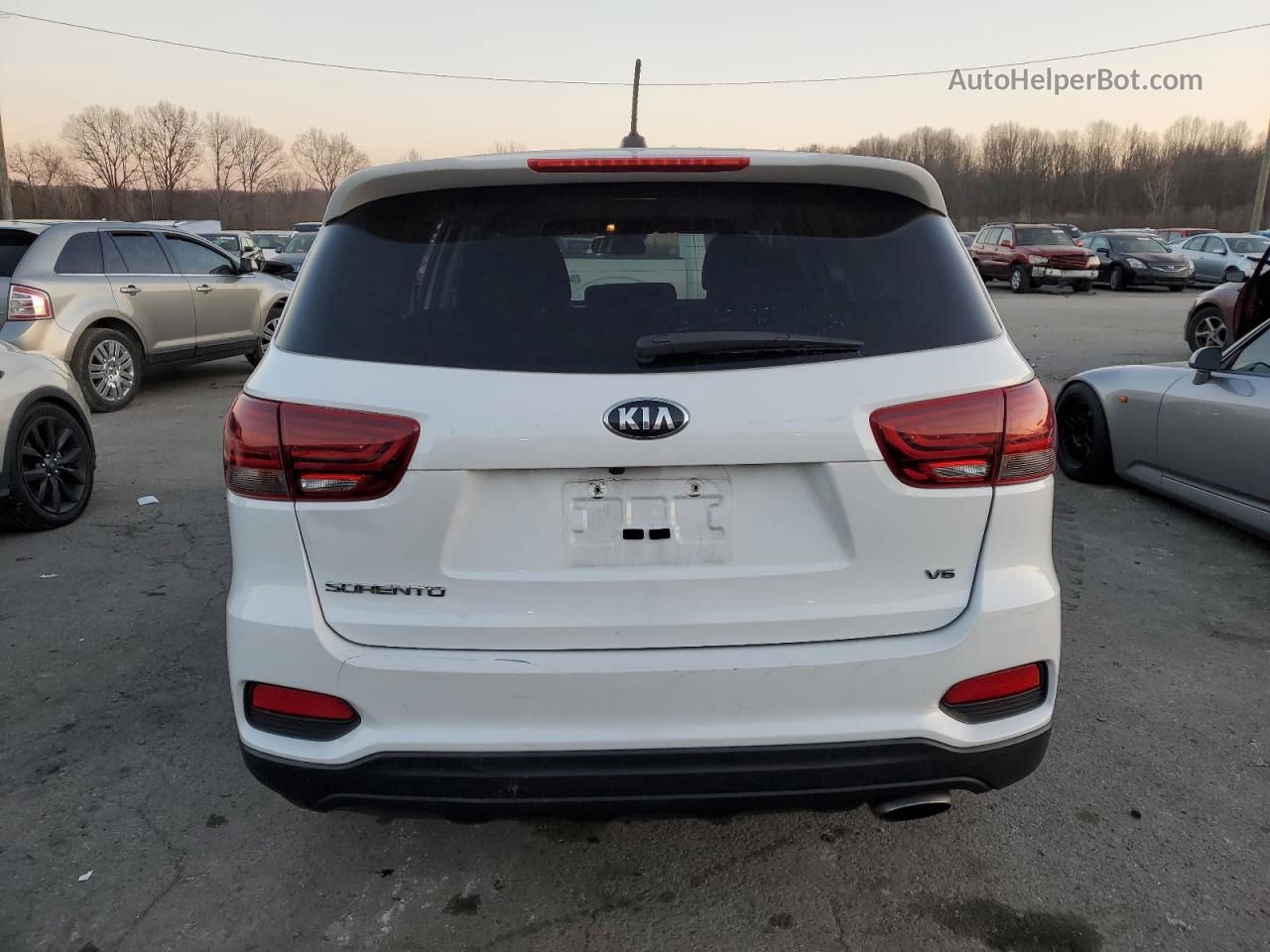 2020 Kia Sorento S White vin: 5XYPG4A54LG633501